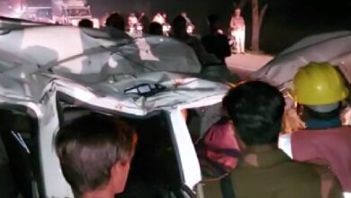 Photo of हमीरपुर में भीषण सड़क हादसा,  4 लोगों की दर्दनाक मौत, 2 घायल