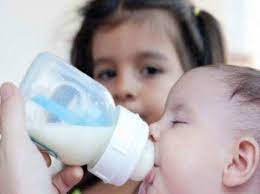 Photo of कासगंज में दूध की बोतल ने ली बच्चे की जान, जानें क्या है मामला