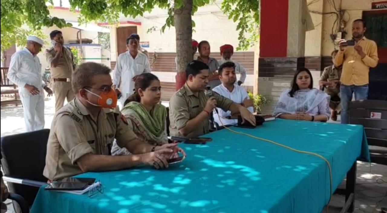 Juma prayers in Shamli DM SSP organized a meeting with religious leaders