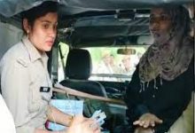 Photo of वोट डालने आई महिला को पुलिस ने किया गिरफ्तार, जानें क्या है वजह