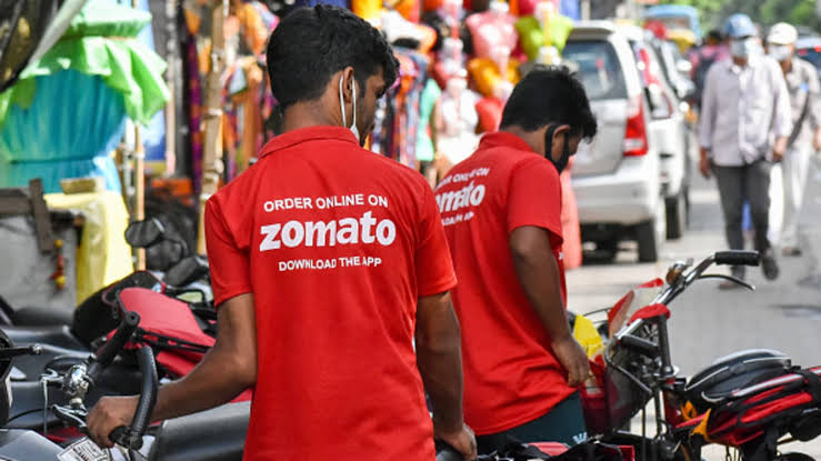 Zomato delivery boy went to deliver food abused, beaten, spat on mouth