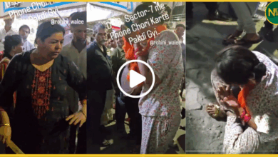 delhi-rohini-market-woman-caught-stealing-phone-beaten-by-locals-viral-video